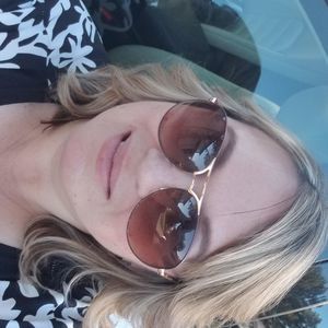 Meet your Posher, Lindsey